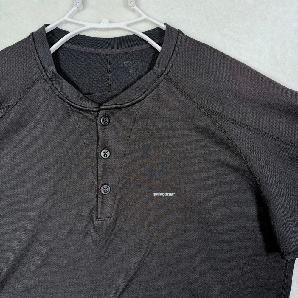 Patagonia Mens Black Long Sleeve Performance Henley Top Size L Raglan Sleeve